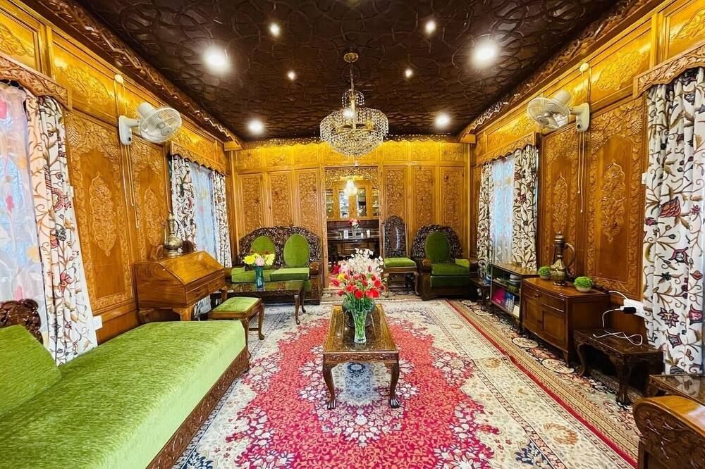 Dilshad Houseboats - Srinagar - Lounge