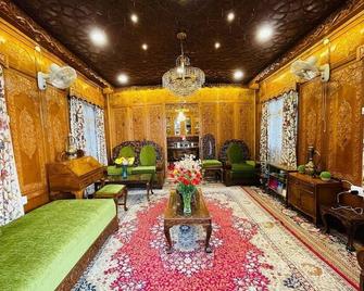 Dilshad Houseboats - Srinagar - Lounge