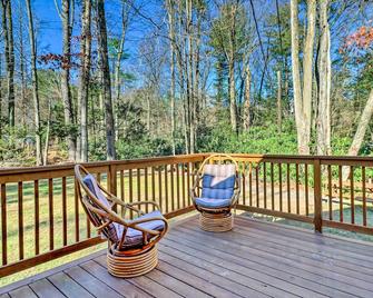 Cozy Tannersville Gem - Ski, Hike, Explore! - Tannersville - Ban công