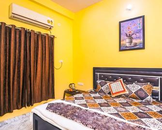 The Shivoy Residency - Varanasi - Bedroom