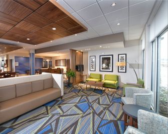 Holiday Inn Express & Suites Millersburg By IHG - Millersburg - Budova