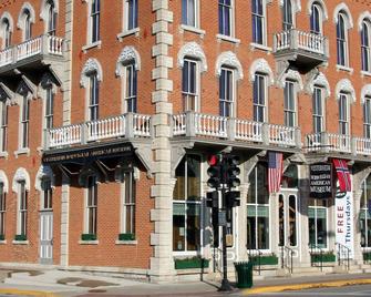 Driftless Loft in the heart of Downtown Decorah, IA - Decorah - Building