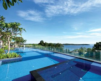 Village Hotel Changi by Far East Hospitality - Singapore - Pool