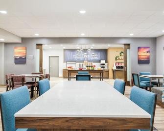 Hampton Inn by Hilton Fort Myers Downtown - Fort Myers