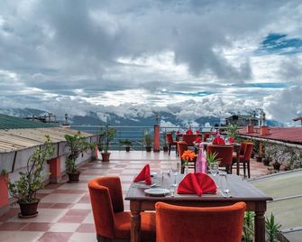 Mount Conifer Suites & Spa - דאריילינג - מרפסת