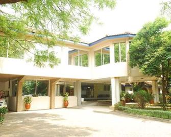 آيرسايد هوتل - أكرا - مبنى