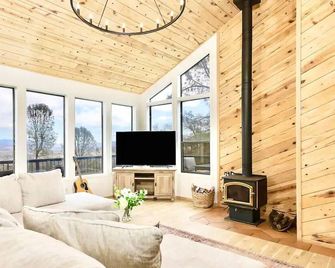 Private Home with Million Dollar Views! - Tehachapi - Soggiorno