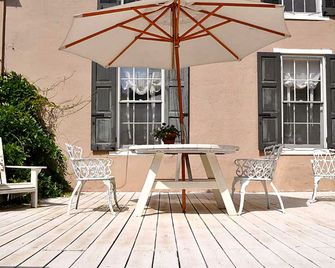 艾施米爾農場民宿 - 多伊爾斯敦 - 天井