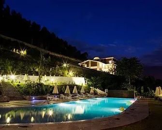 Club Mahindra Baiguney - Naya Bāzār - Pool