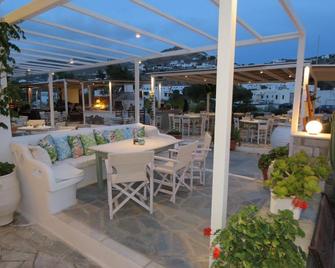 Corali Hotel Beach Front Property - Ios - Patio