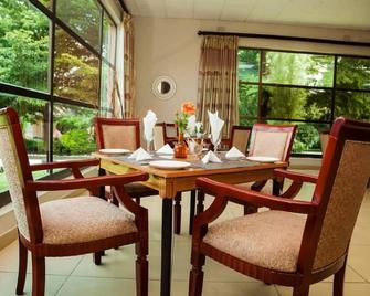 Fatmols lodge - Ndola - Comedor