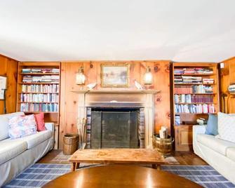 Embrace Nature in this Villa with Gorgeous Vistas in Bartlett, New Hampshire - Bartlett - Wohnzimmer