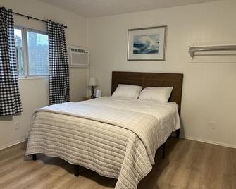 Maple Lane Cottages - Lake City - Bedroom