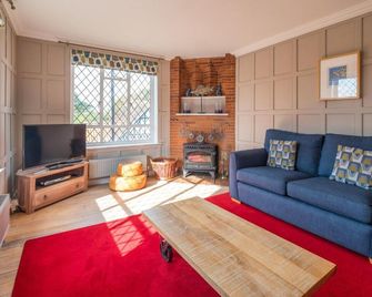 1 Westgate - Leiston - Living room