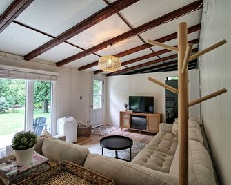 The Summer Place - Kincardine - Living room