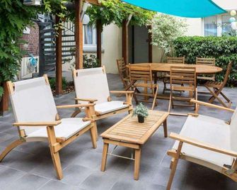 Atypik Hôtel - Clichy - Patio
