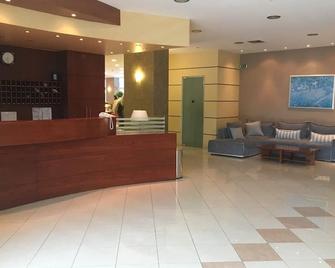 Stefania Hotel - Amárynthos - Front desk