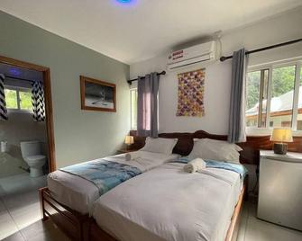 Fond B'offay Lodge - Victoria - Bedroom