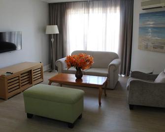 The Riverside Hotel - Durban - Living room