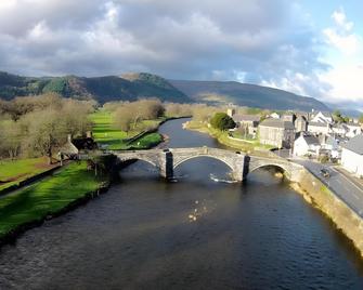 The Meadowsweet Hotel - Llanrwst - Building