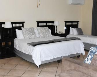 Batter Boys Guest House - Pretoria - Bedroom