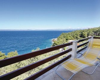 2 bedroom lovely apartment in Blato - Blato - Балкон