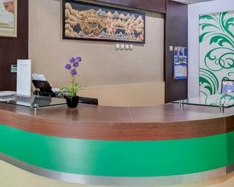 Refined Indonesia Delux Double Escape w/ Free WiFi - Banjarbaru - Front desk