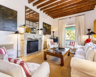 Villa in Ibiza near Cala Bassa Beach - Sant Josep de sa Talaia - Living room