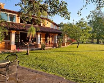 Hotel Villa Cantabria - Mascota - Патіо