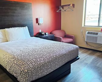 Budgetel Inn and Suites - Fort Scott