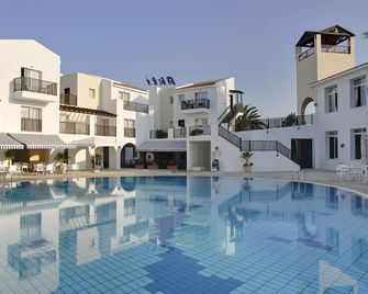 Akti Beach Hotel & Village Resort - Paphos - Pool