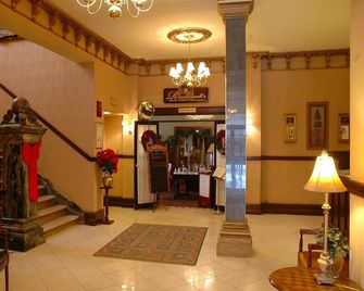 Hotel Senator - Saskatoon - Hành lang