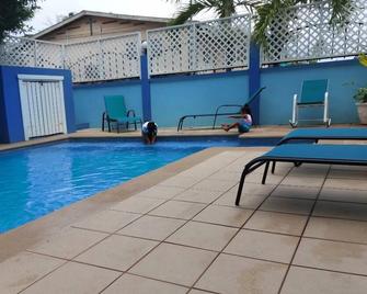 King suite at Bellissimo. - Buccoo - Pool