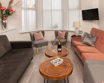 147 The Residence, 5 Bedrooms- Free Park - Belfast - Sala de estar