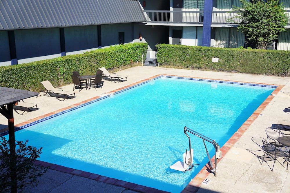 Hotel elev8 - Conroe - Басейн