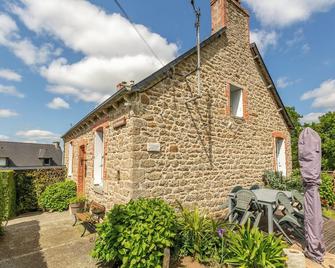 Homerez - Comfortable house in Rostrenen with garden and fireplace - Rostrenen - Bâtiment