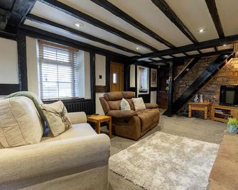 Wilsons Cottage - Cosy Cottage Based In The Lake District - Great Clifton - Living room