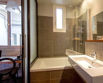 Hôtel de Normandie - Boóc-đô - Phòng tắm
