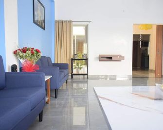 The Autumn Leaves Bhopal - Bhopal - Wohnzimmer