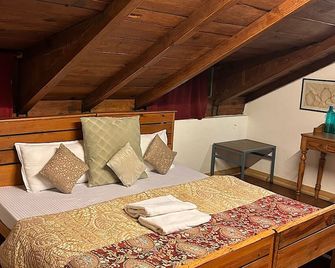 Frozen Woods Resorts - Mukteshwar - Bedroom