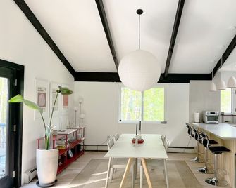Serene and modern Woodland Retreat, Hudson Valley & Catskills - Montgomery - Essbereich