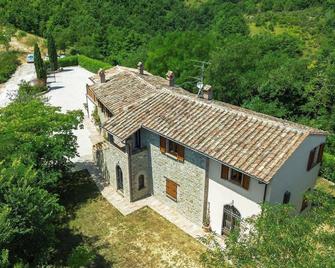 2 Bedroom Stunning Home In Casacastalda - 카르보네스카 - 건물