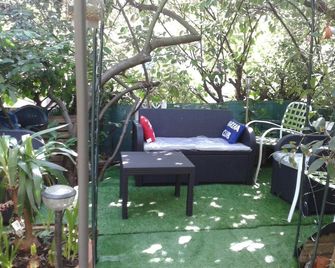 Domaine des Plantes - רן - פטיו