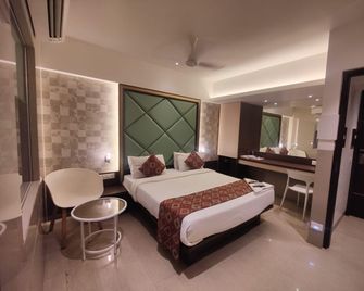 Hotel Mourya Residency - Mumbai - Bedroom