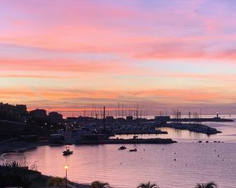 Apartment with direct beach access, sleeps 4, air-conditioned, car park - Propriano - Extérieur