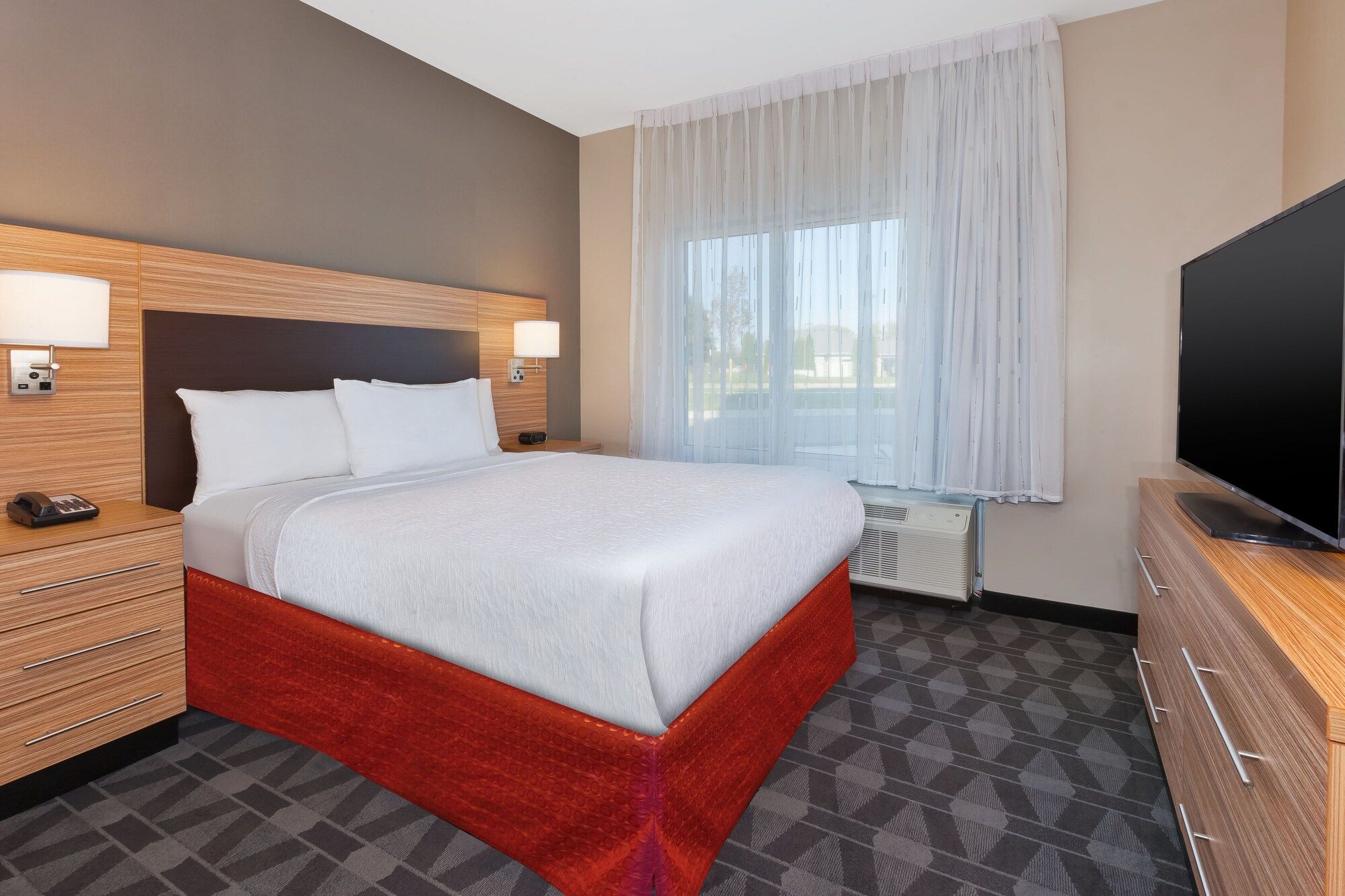 TownePlace Suites by Marriott Grand Rapids Airport Southeast thumbnail 3