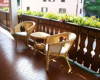 Albergo Bellavista - Castello Tesino - Балкон