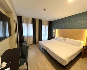 Hotel Zentral Ramiro I Oviedo - Oviedo - Soveværelse