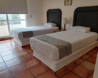 Hotel & Suites Las Palmas - סן חוסה דל קאבו