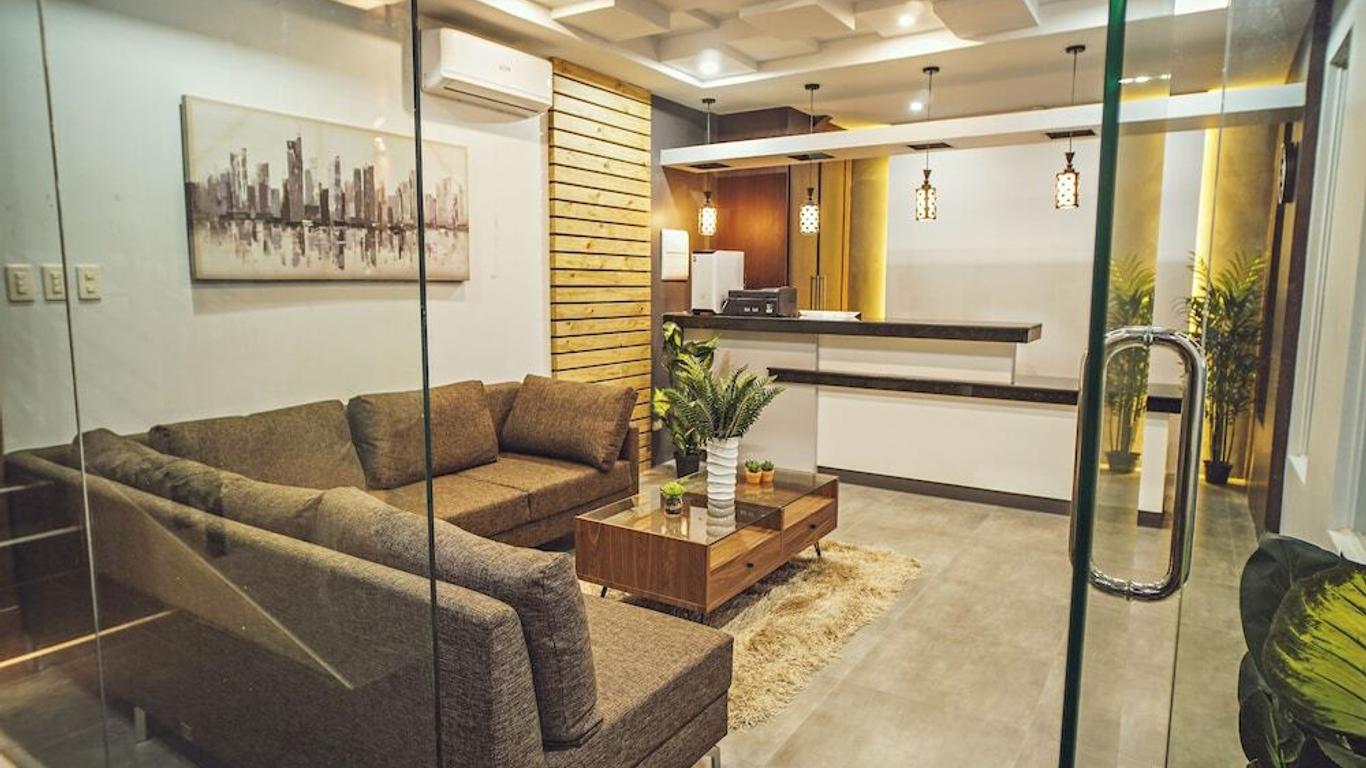 G Hotel